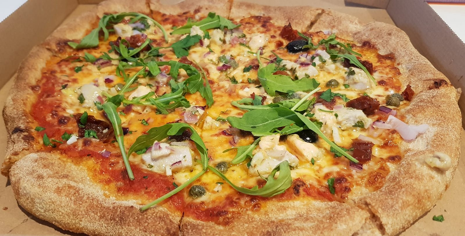 Pizzas façonnées à la main près de Lunel Pizzas façonnées à la main près de Lunel